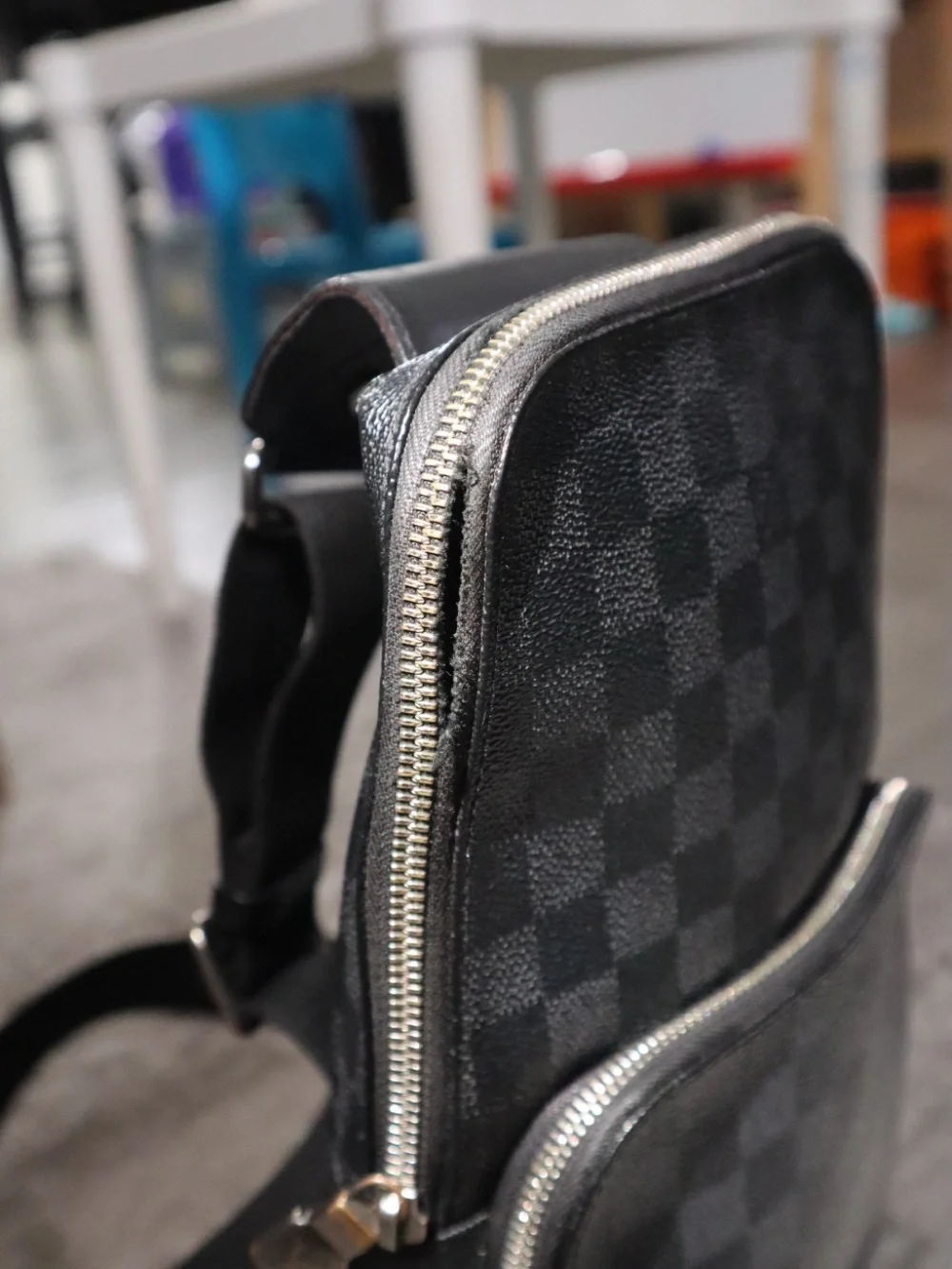 Louis Vuitton Avenue sling bag Damier Graphite